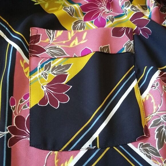APT.9 Blouse Button Front Abstract Floral Pattern Rolltab Sleeves Medium - Picture 6 of 10